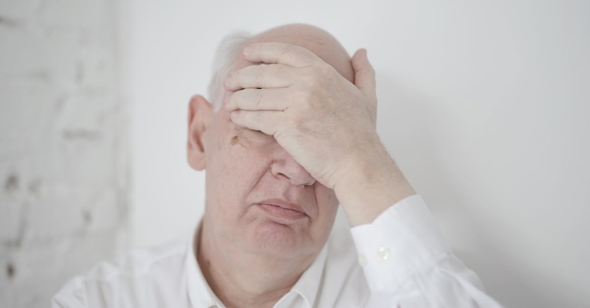 Wczesne sygnały Alzheimera: jak je rozpoznać i działać na czas