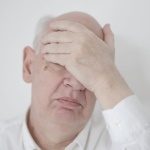 Wczesne sygnały Alzheimera: jak je rozpoznać i działać na czas